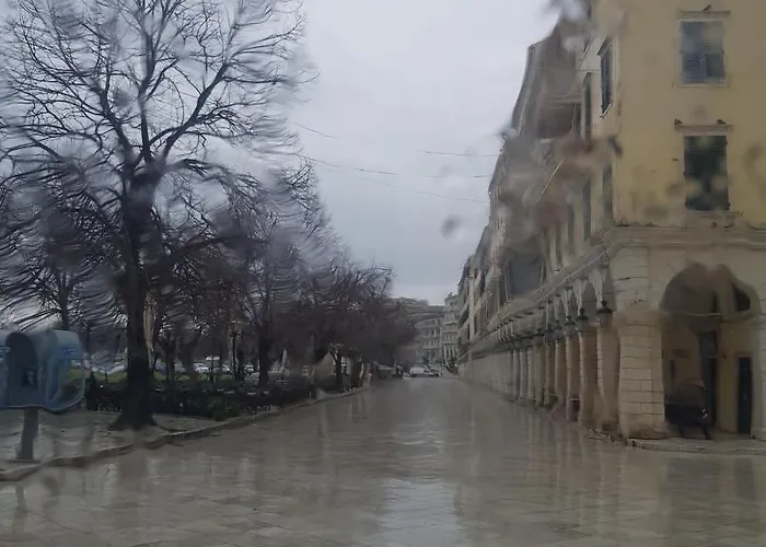 Dinos στην παλιά πόλη κέρκυρα Corfu * Corfu (city)